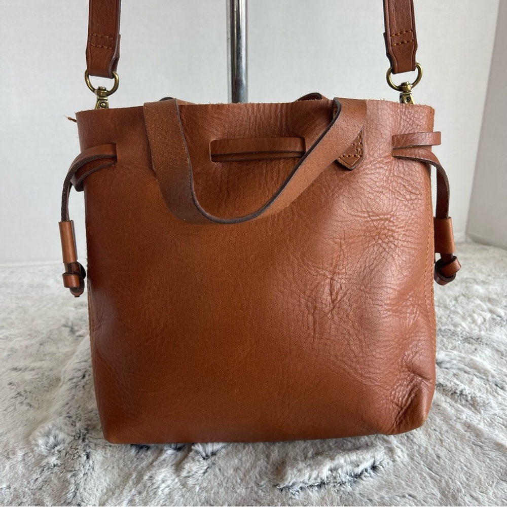 Madewell The Small Drawstring Transport Crossbody Leather Bag - Picture 9 of 16